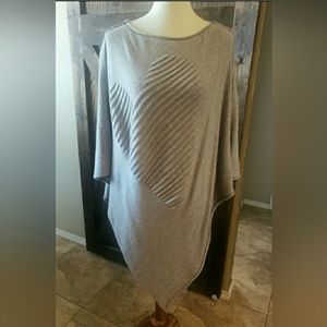 Gray pancho with heart